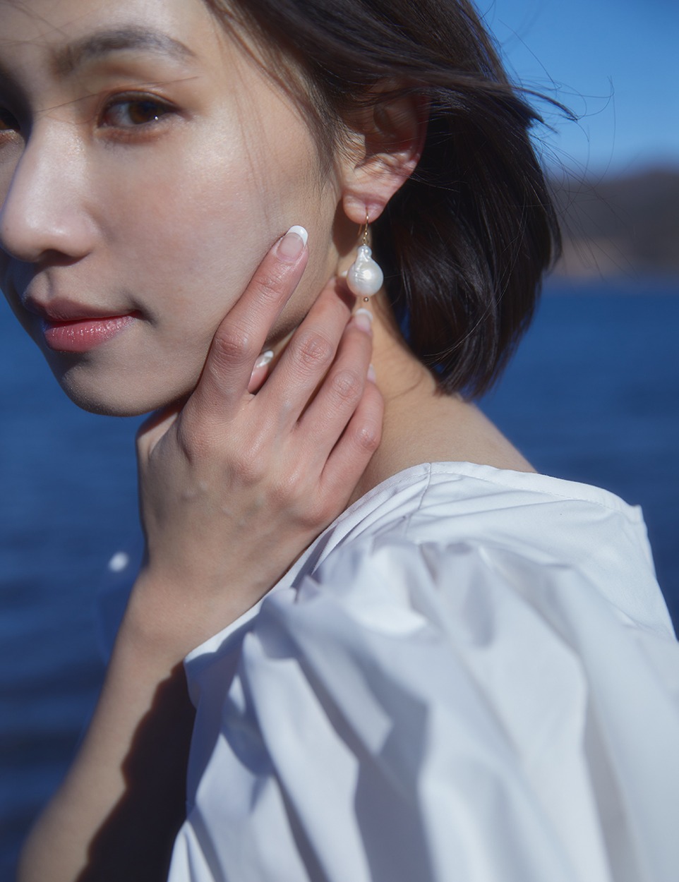 pearl earring